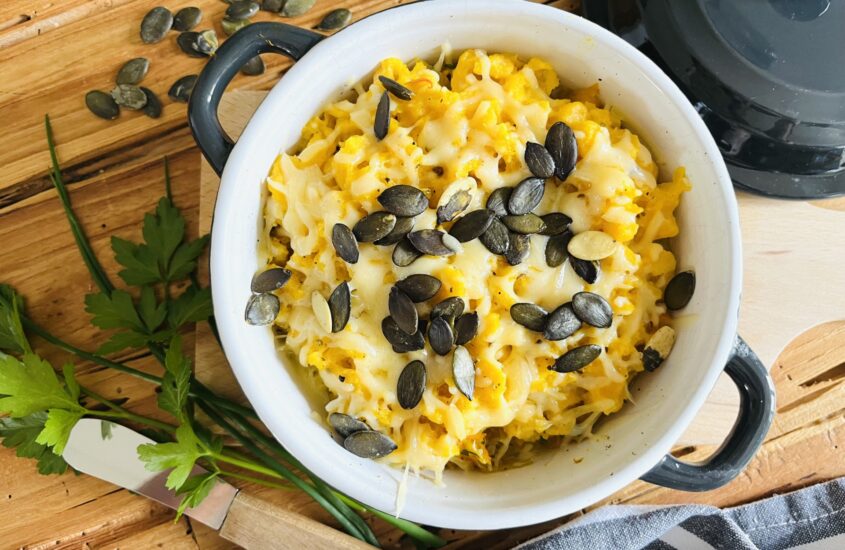 Deftig – herbstlich – lecker:                               Kürbis-Käse-Spätzle